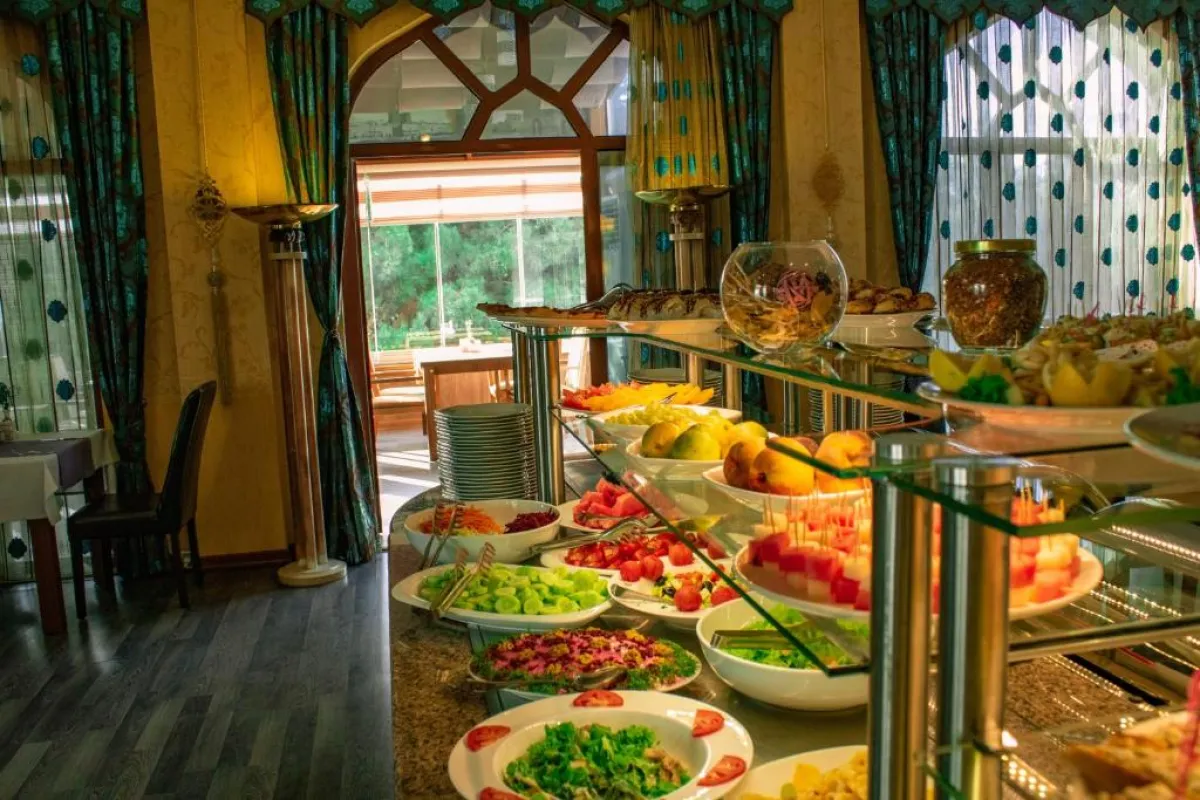 بوفيه مفتوح في فندق غراند أوروبا