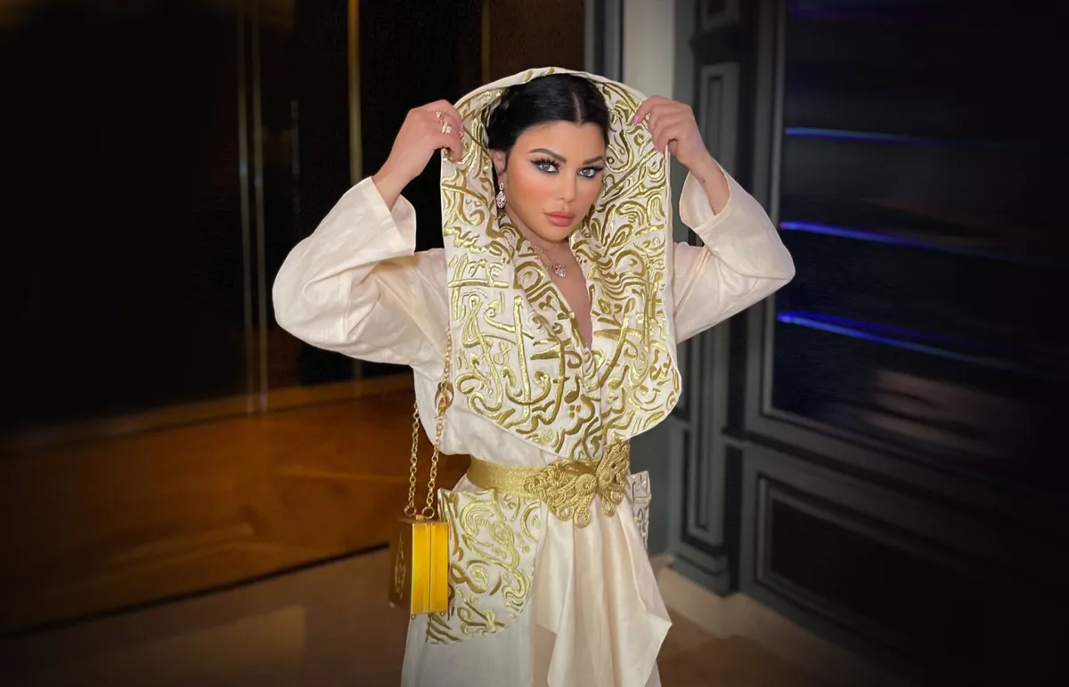 هيفاء وهبي بقفطان مغربي بالشِّعر العربي 