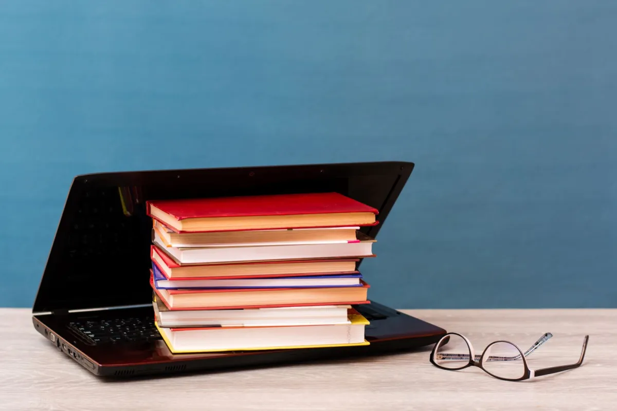 أيها افضل الكتب الورقية أم ألواح القراءة الرقمية؟