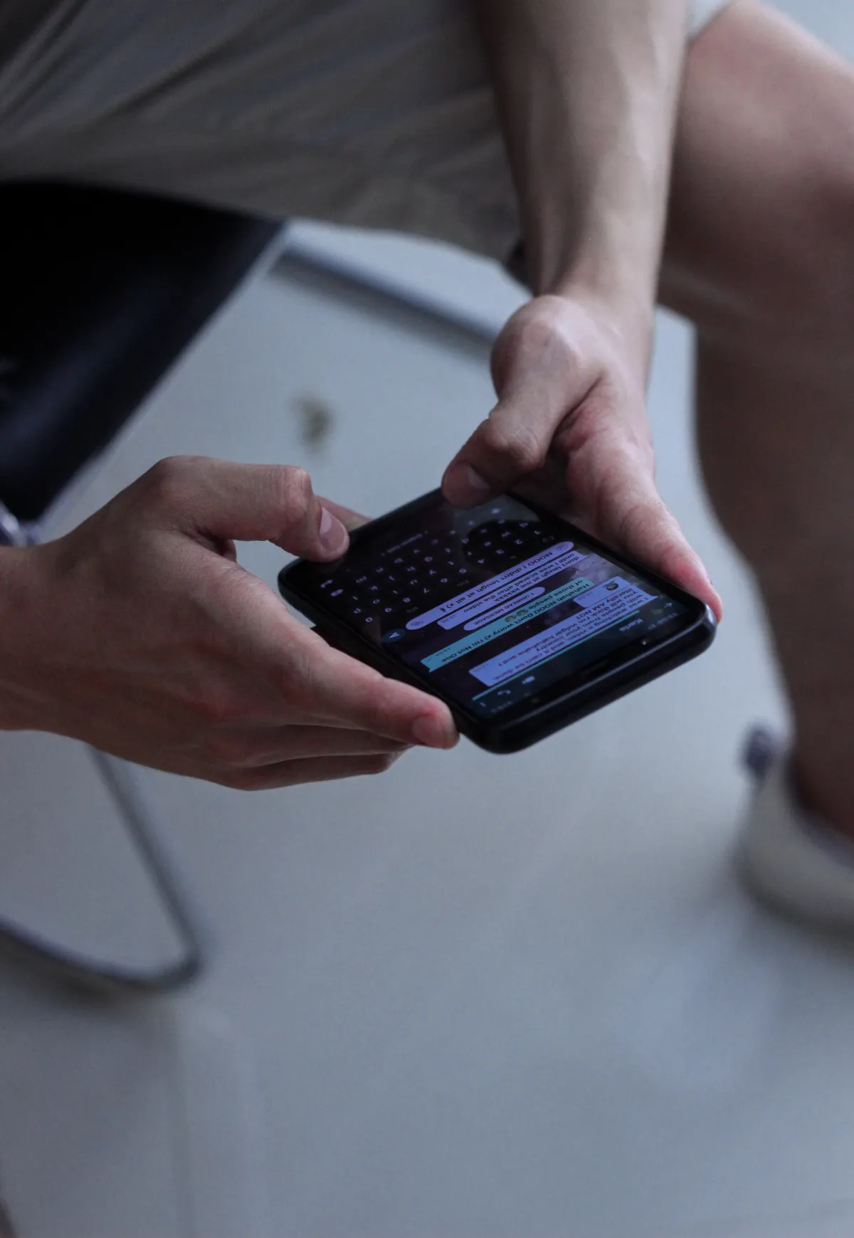 تحديث جديد من "واتساب" يمكنك من إرسال 100 صورة في الرسالة الواحدة