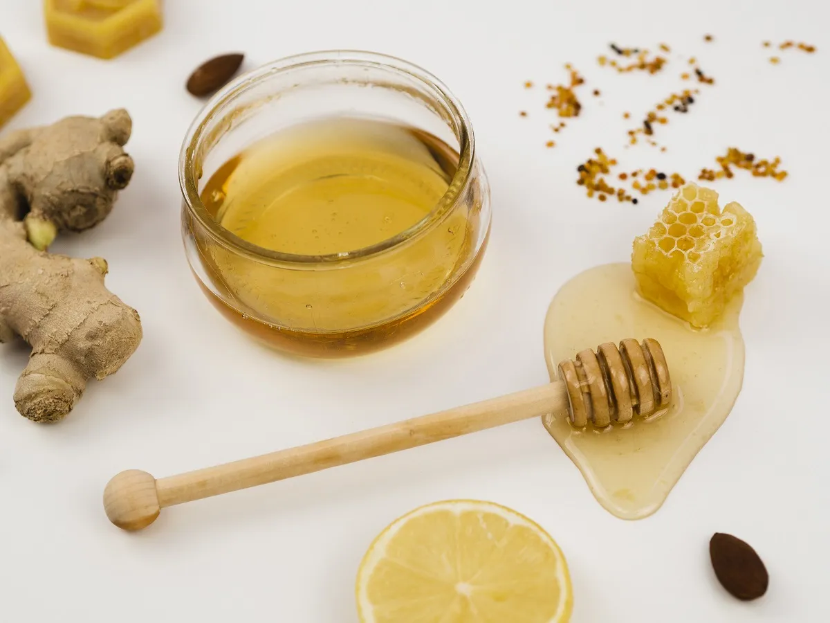 خلطات طبيعية للعناية بالبشرة من العسل 