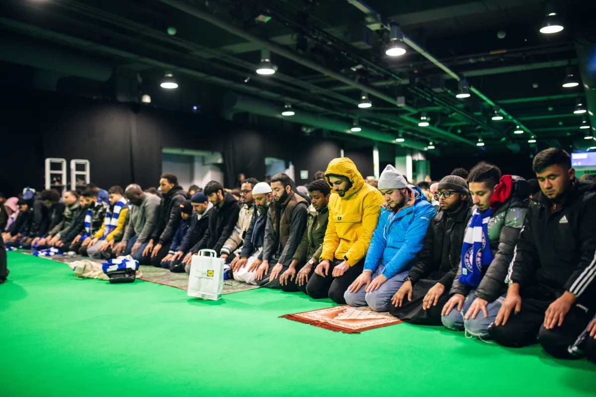 للمرة الأولى رفع أذان المغرب وتنظيم إفطار جماعي داخل ملعب تشيلسي - الصورة من موقع نادي تشيلسي على الإنترنت