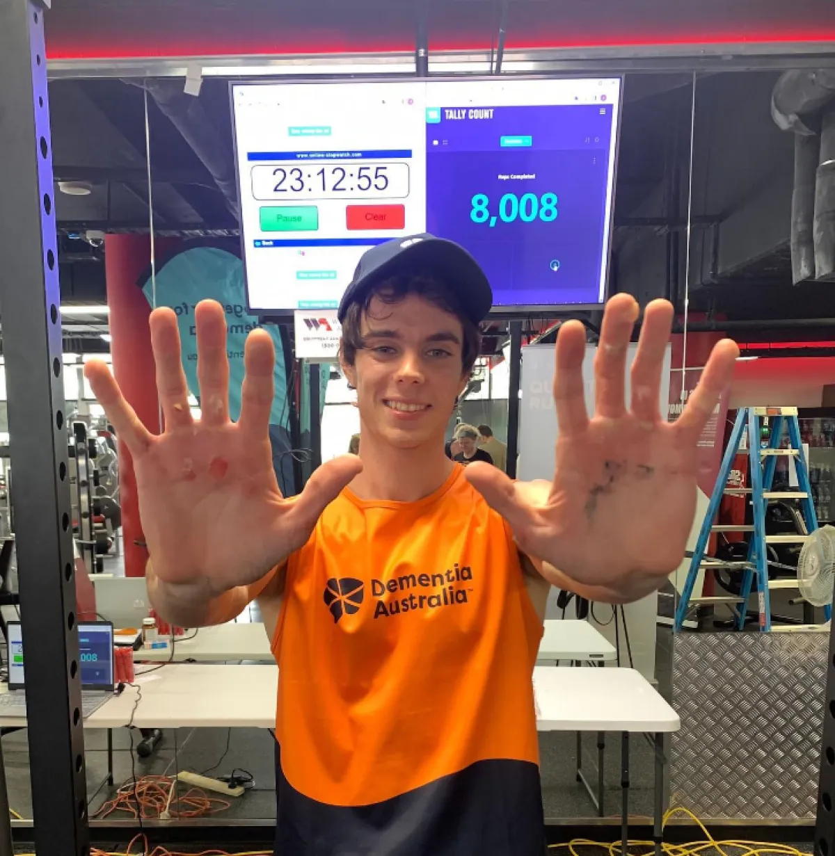 أسترالي يدخل غينيس بـ 8 آلاف تمرين ضغط في 24 ساعة - الصورة من حسابه الشخصي على إنستغرام