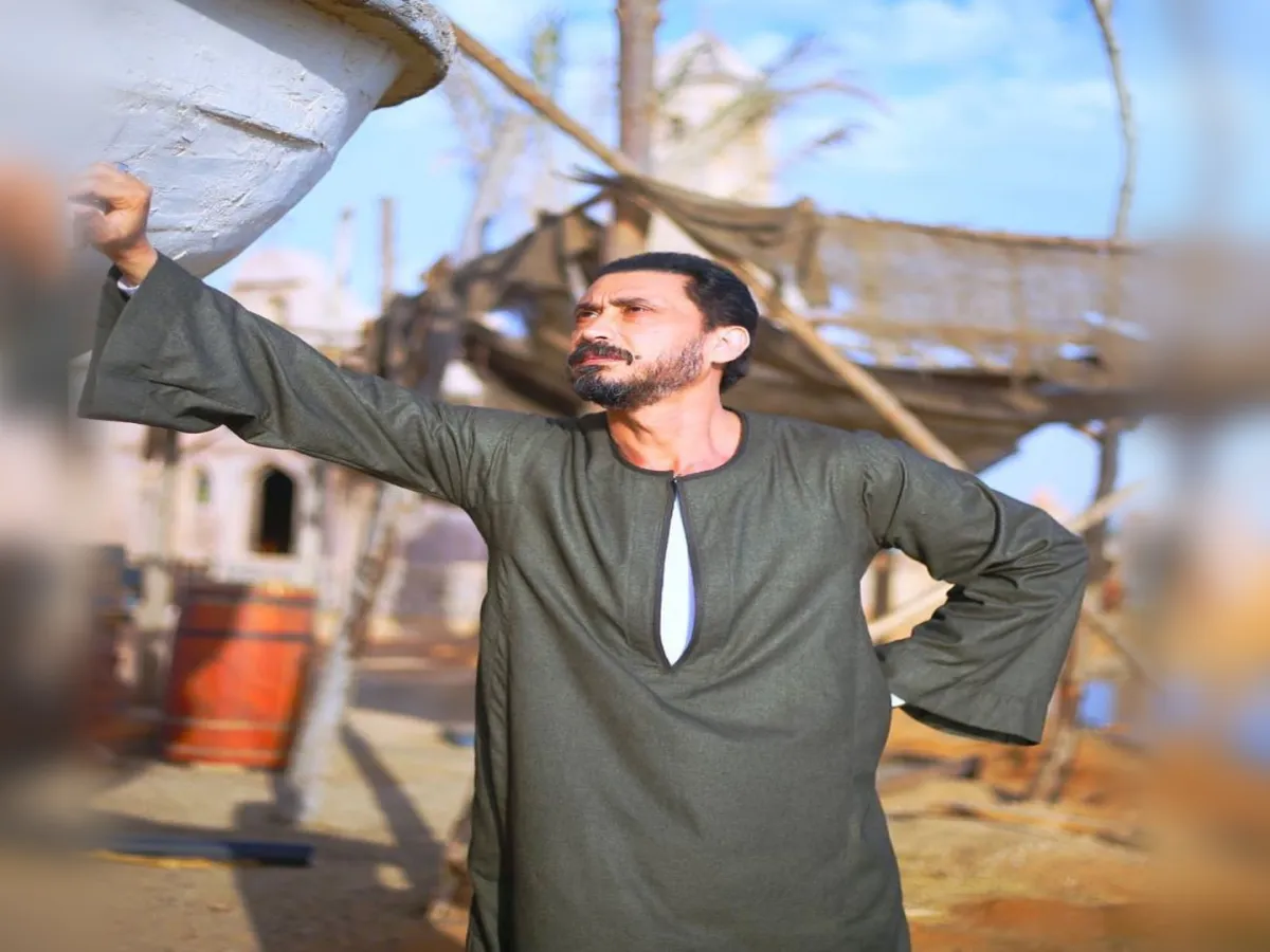 أحمد عيد من كواليس مسلسل "عملة نادرة"- صورة من حسابه على انستغرام