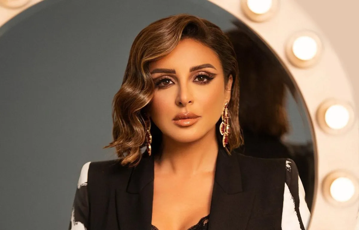 تسريحات شعر خطوبة للشعر القصير 2023 من وحي النجمات - الصورة من حساب أنغام على إنستغرام