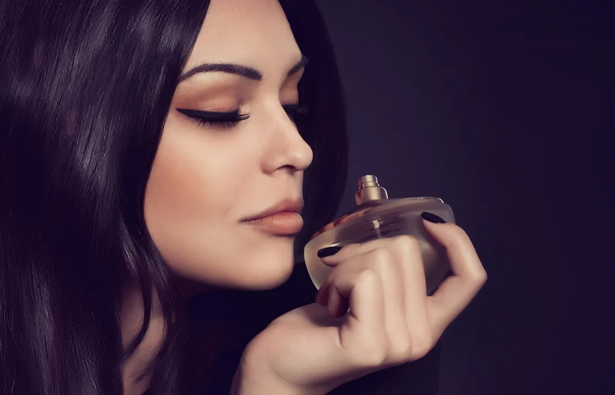 أجمل عطور عود ناعمة تدوم رائحتها لوقت طويل