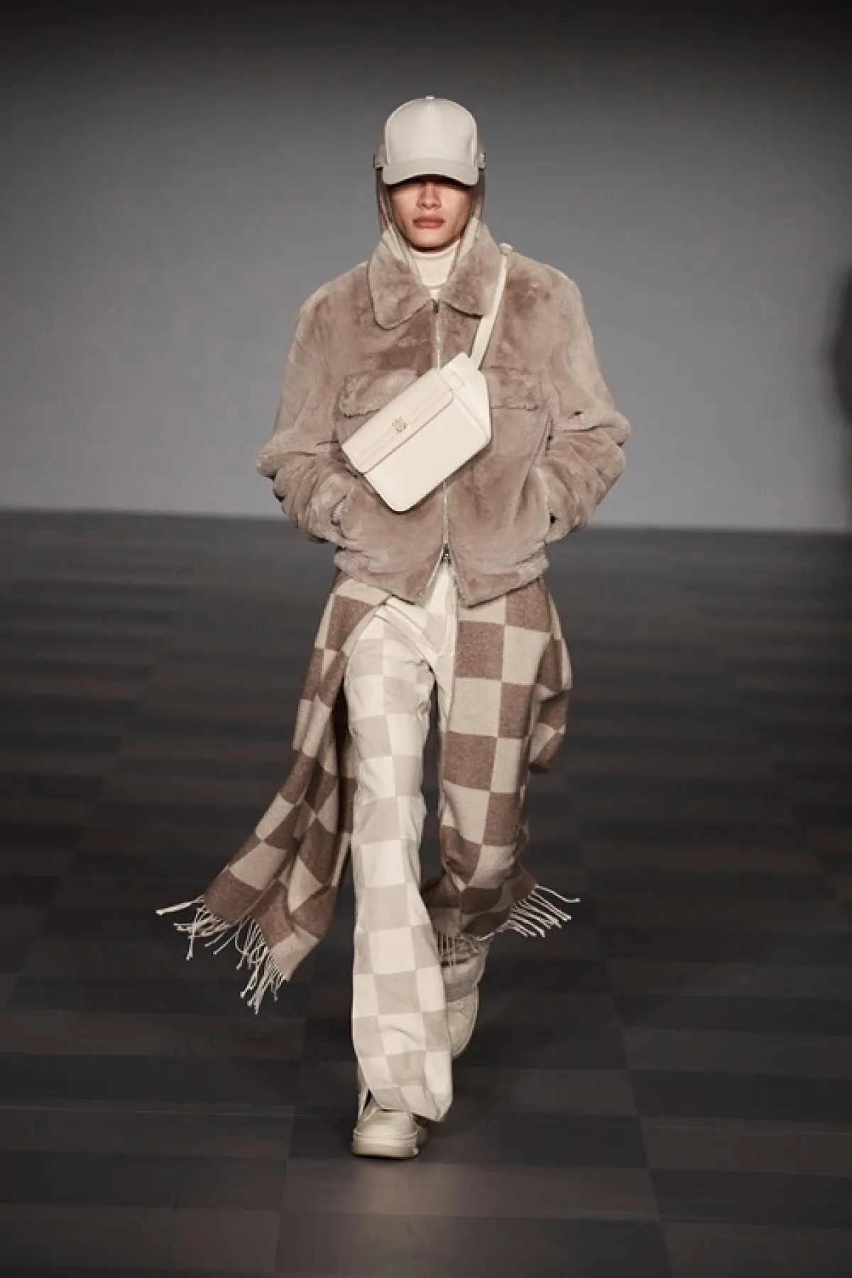 بليزر مخمل من أميري Amiri