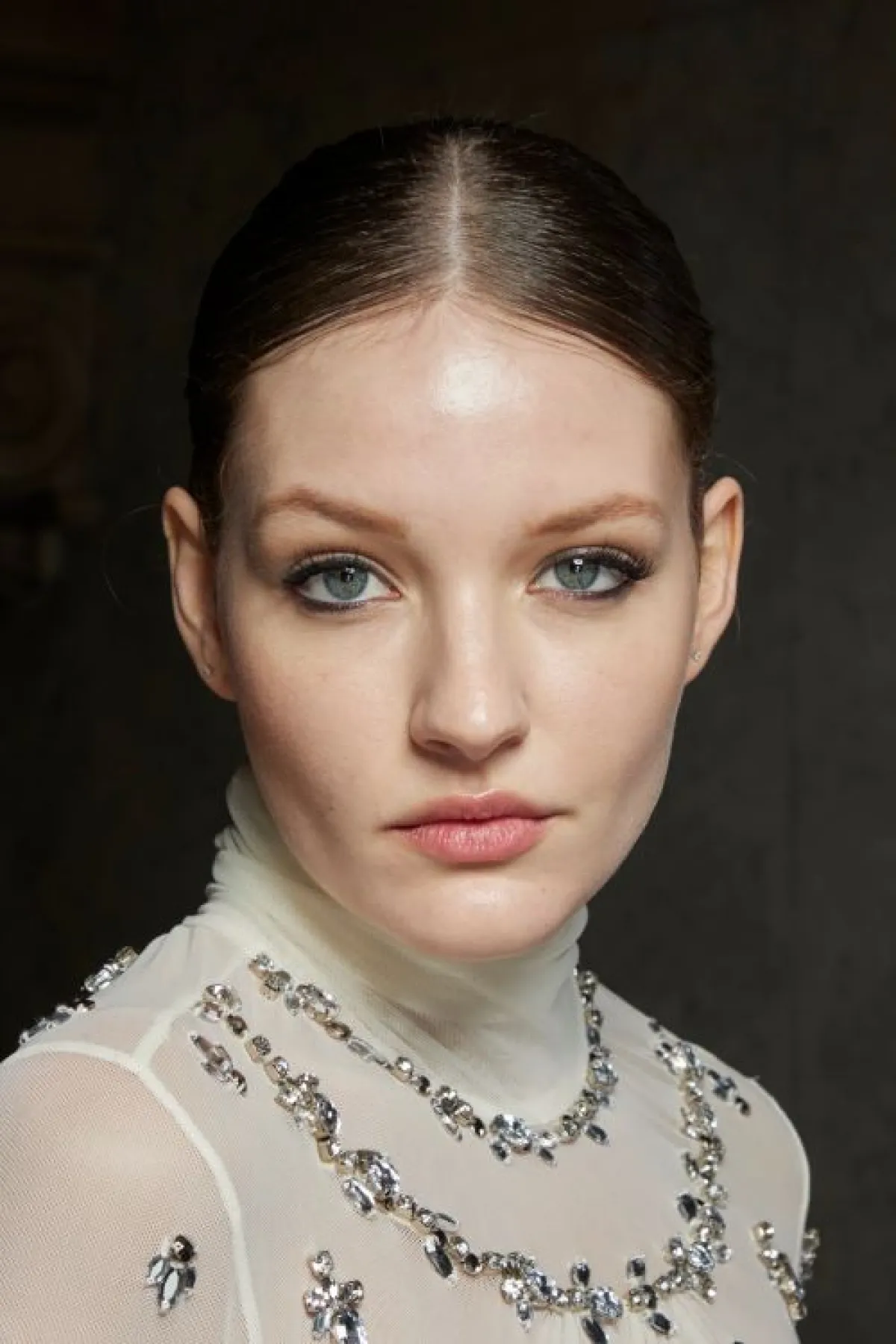 رسمة الأيلاينر التي تغمر الجهة الخارجية للعين