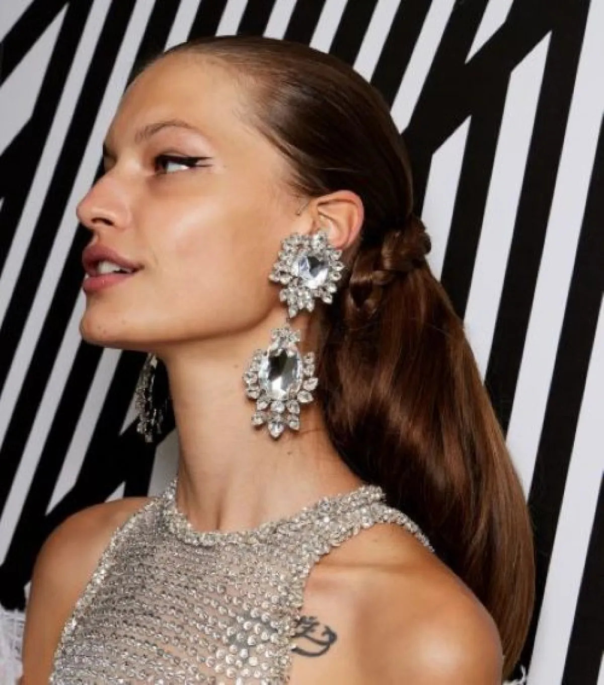 رسمة الأيلاينر الرفيع المزدوج