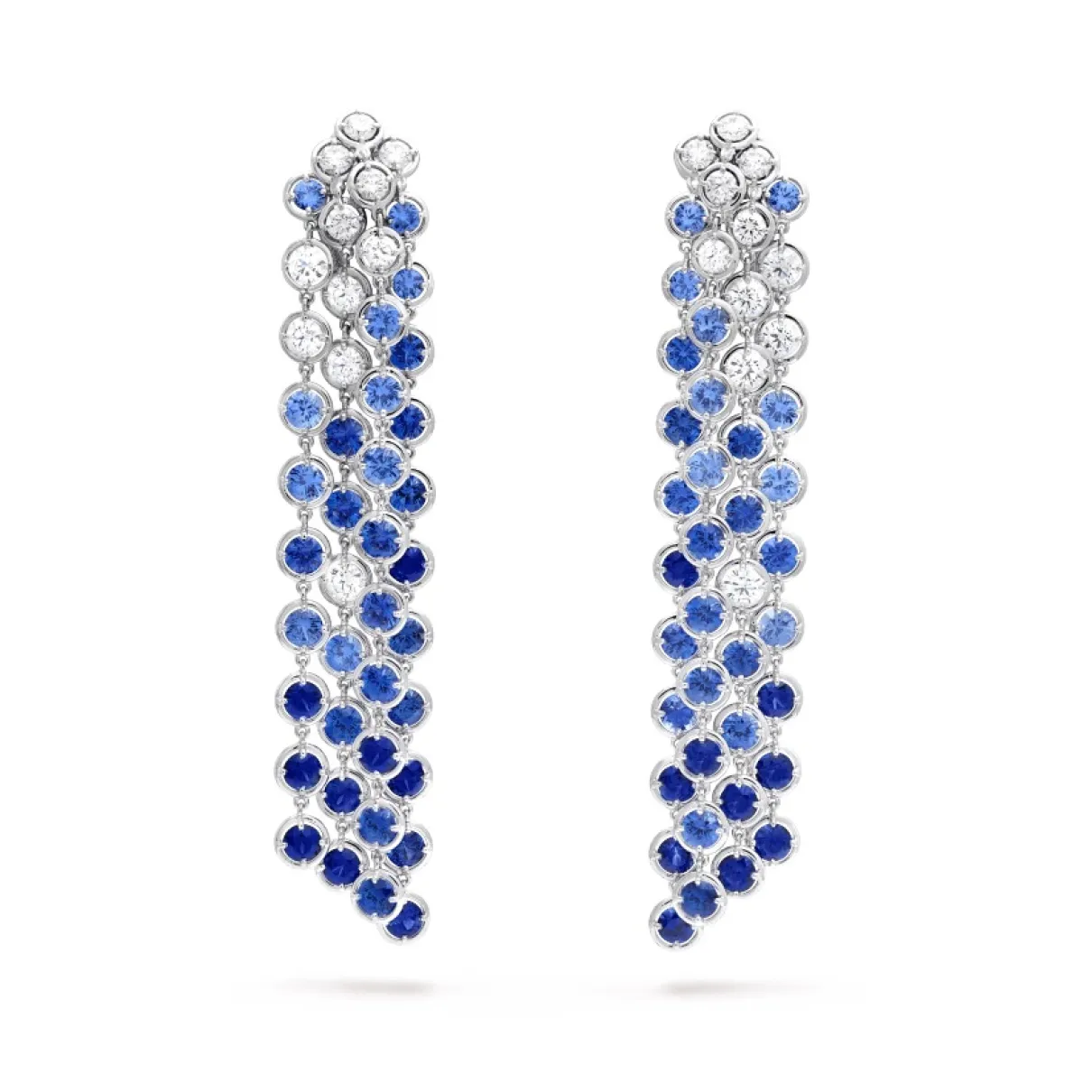 أقراط Brume de saphir من فان كليف آند أربلز Van Cleef & Arpels