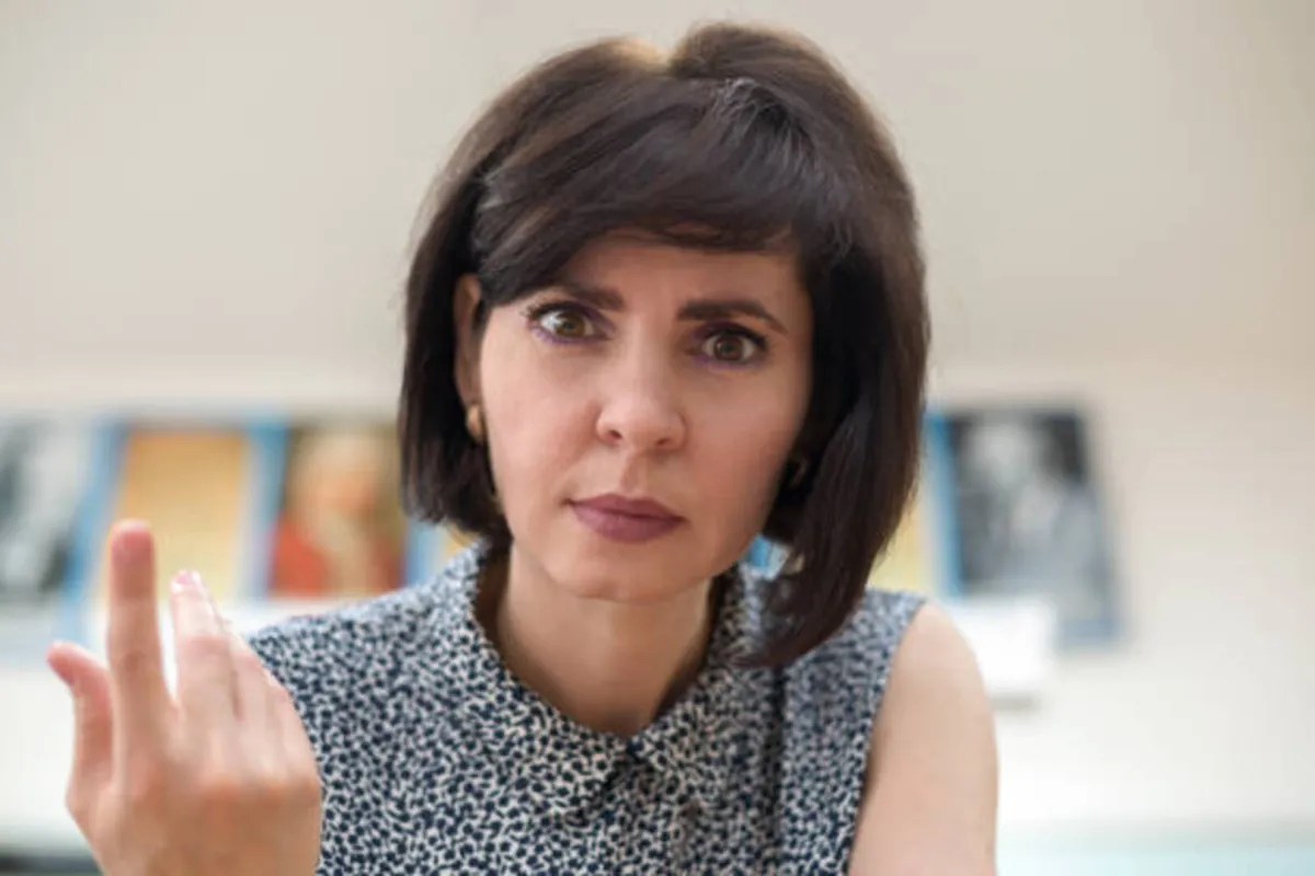 كيف اعبر عن مشاعري