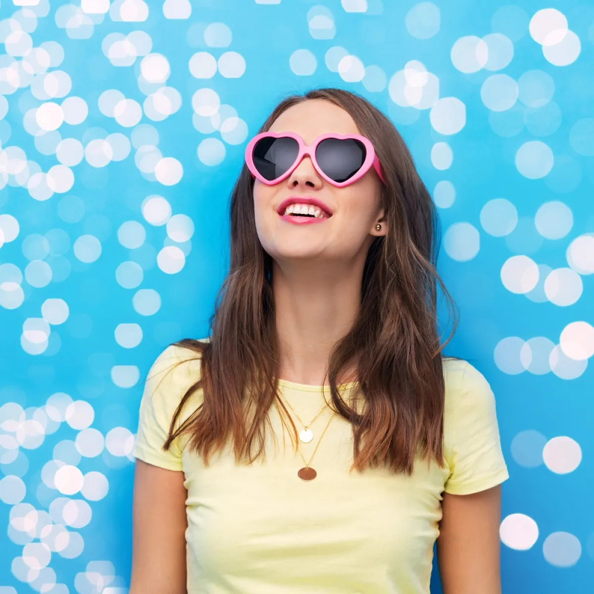 صورة لفتاة مراهقة