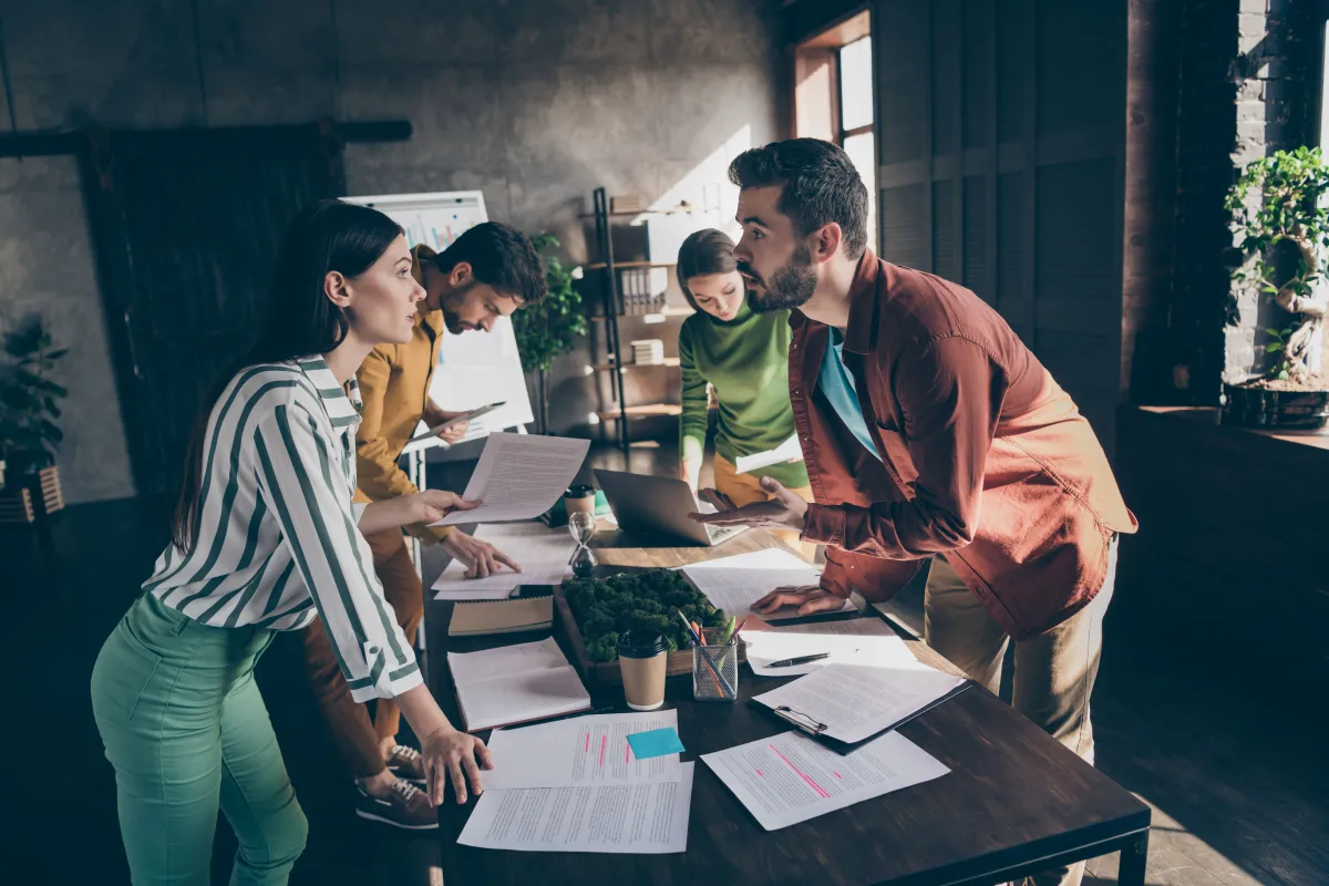 حل النزاعات في بيئة العمل