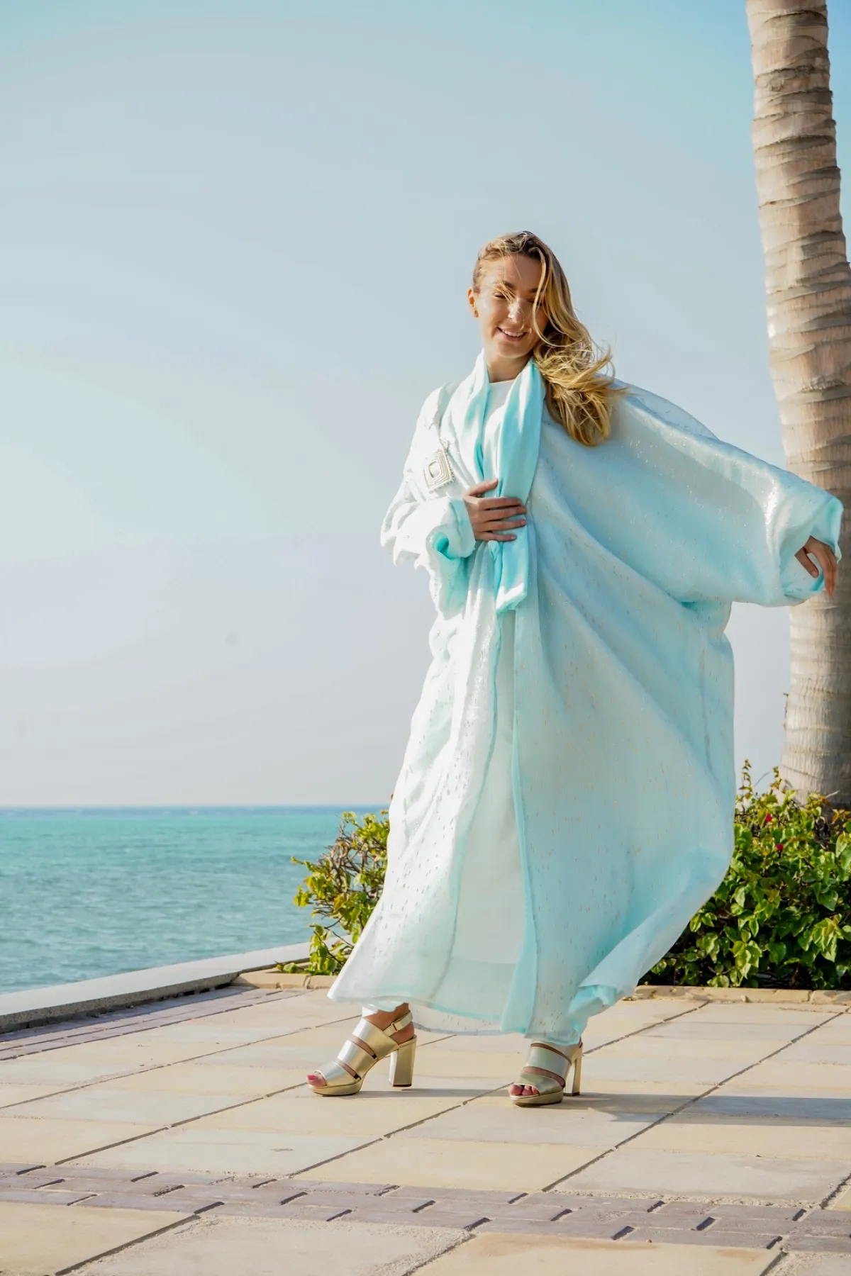 عباءة من تصميم المصممة أماني الحبشي