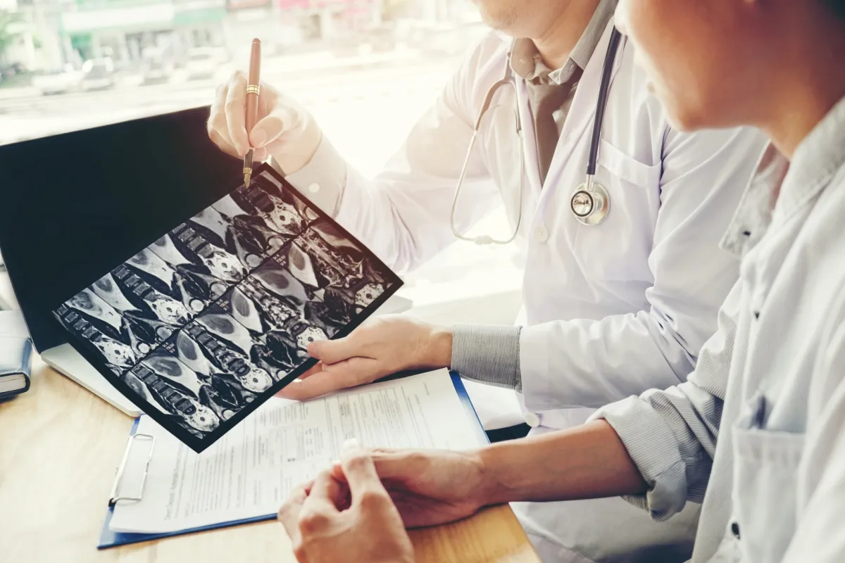 اكتشاف طريقة جديدة لعلاج تلف الرئة بسبب كورونا (المصدر: Adobe.Stock)