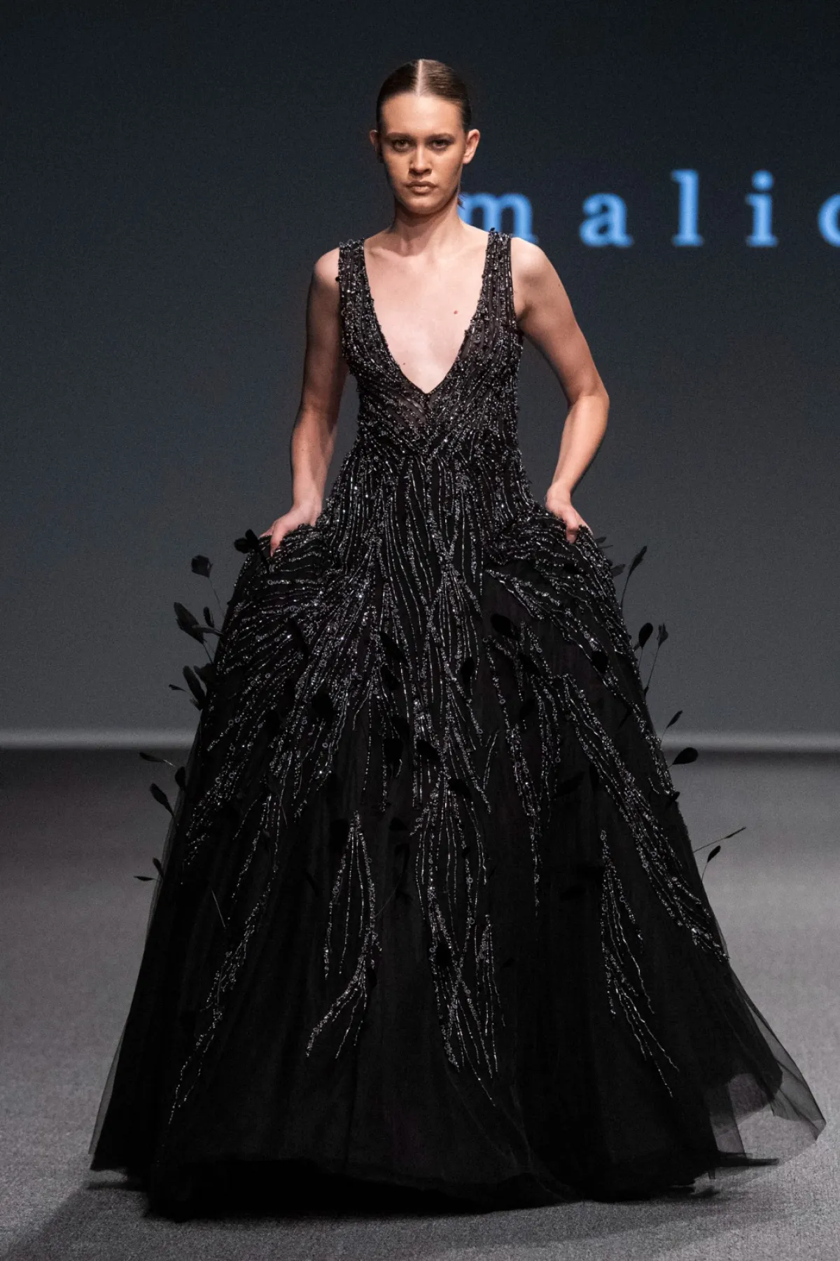 فستان زفاف باللون الاسود من Maliché