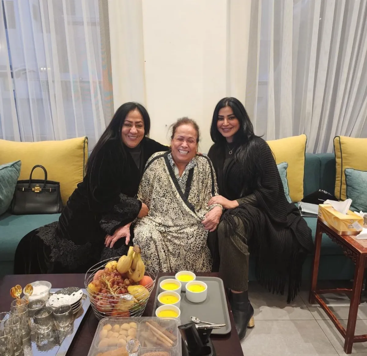 سعاد علي برفقة حياة الفهد وريم عبد الله - الصورة من حساب سعاد على الإنستغرام