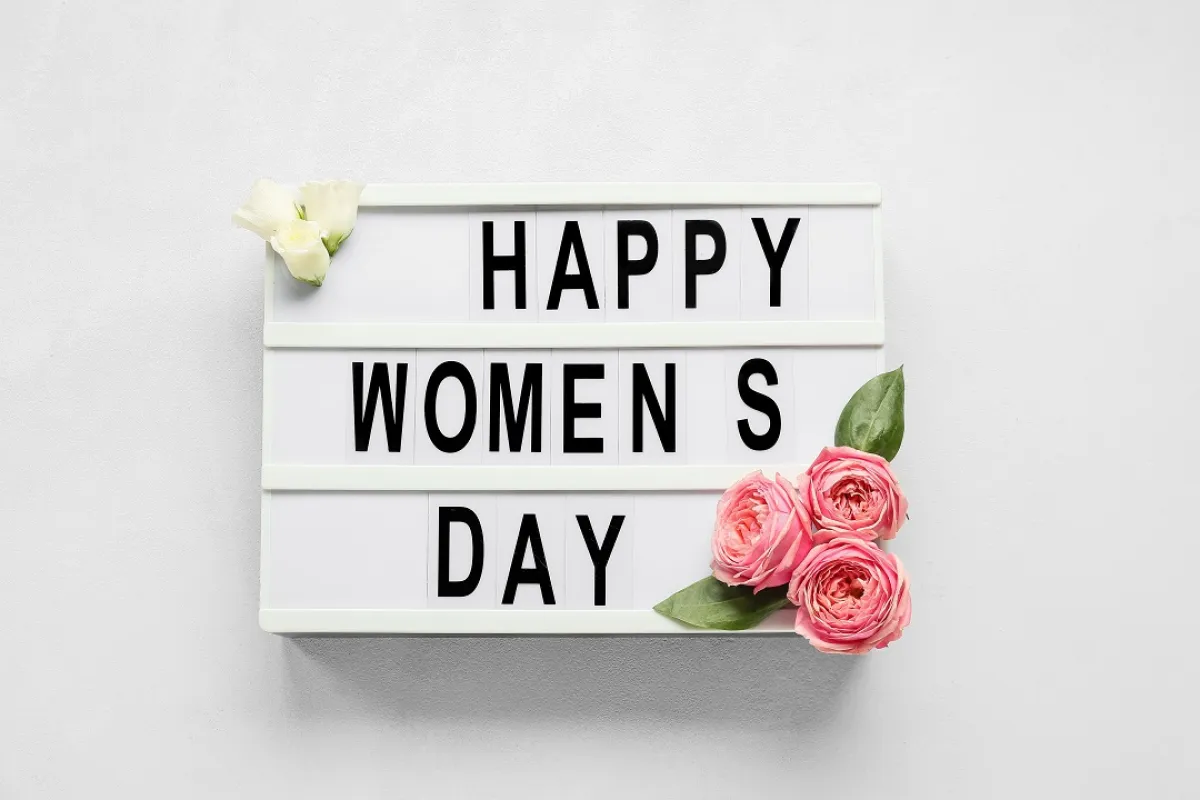 صورة لكارت تهنئة بيوم المرأة  العالمي