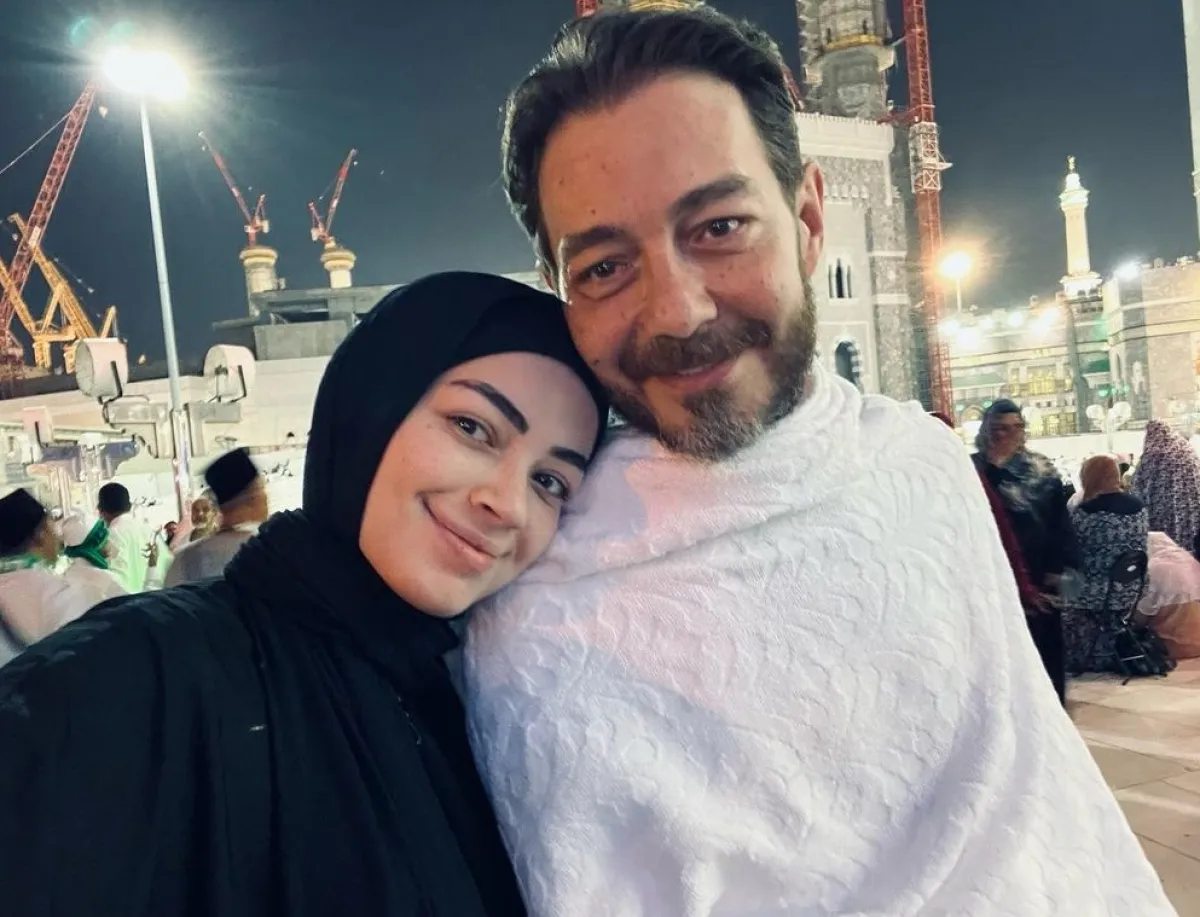 ليلى أحمد زاهر ووالدها الفنان أحمد زاهر يؤديان مناسك العمرة - صورة من صفحتها الرسمية على انستغرام