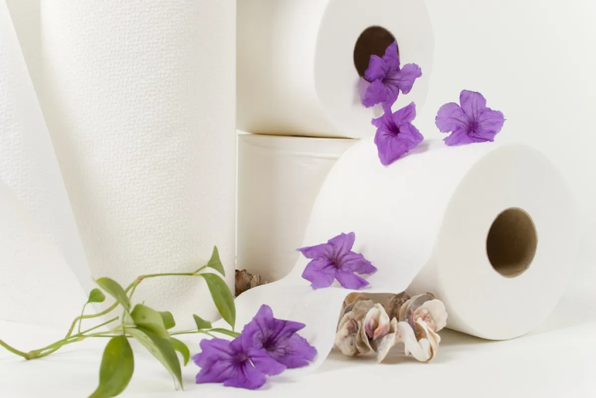  طرق فعالة في جعل رائحة الحمام ذكية