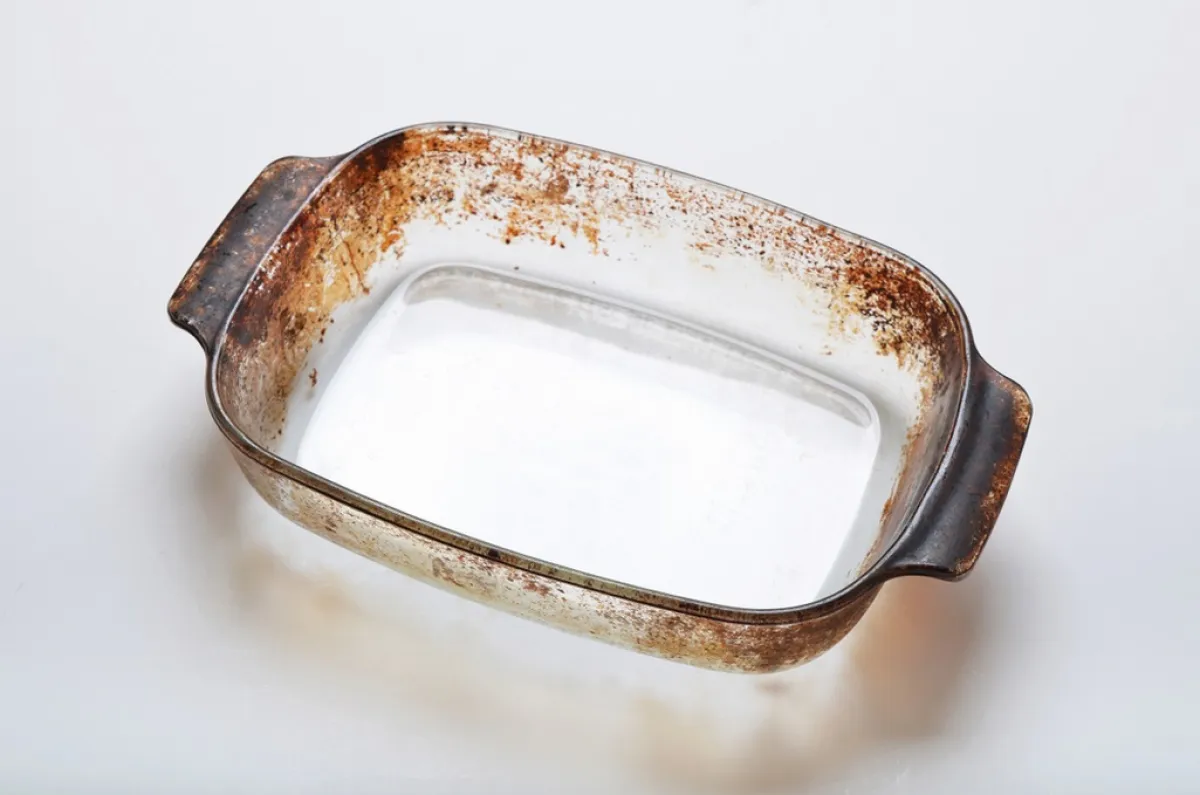 كيفية تنظيف الأواني الشفافة؟