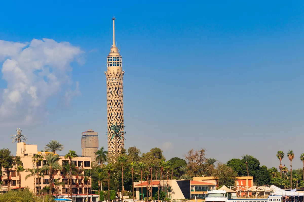 زيارة برج القاهرة ليلًا والاستمتاع بأجوائه الخاصة