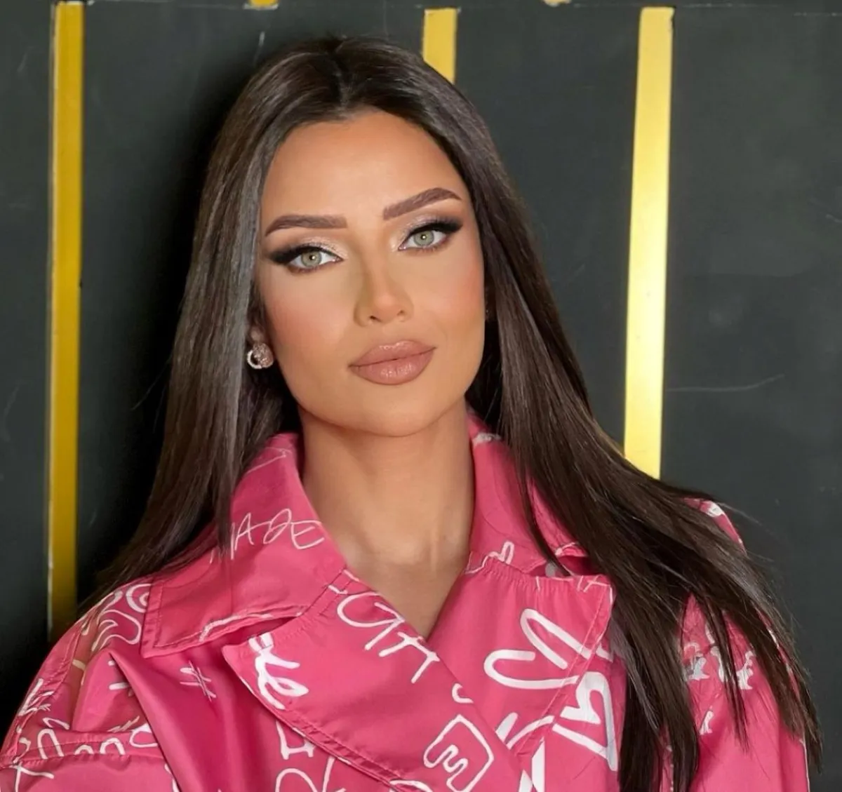 أجمل إطلالات مكياج النجمات في يوم المرأة العالمي