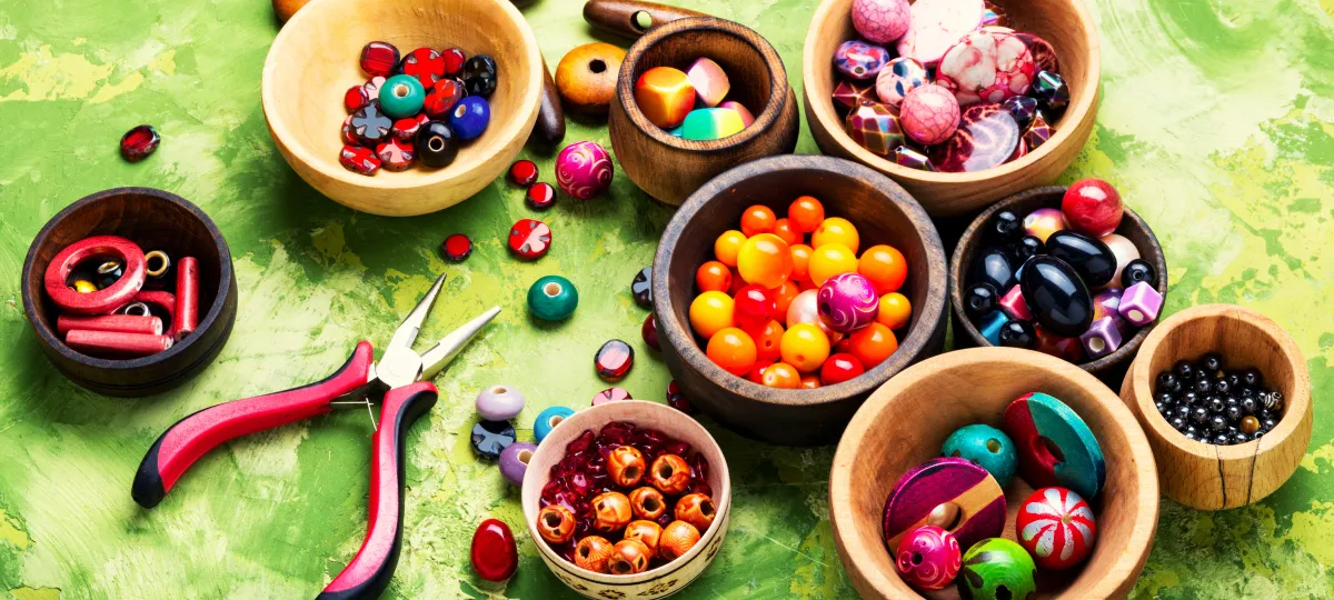 صورة خرزات لصنع الأساور