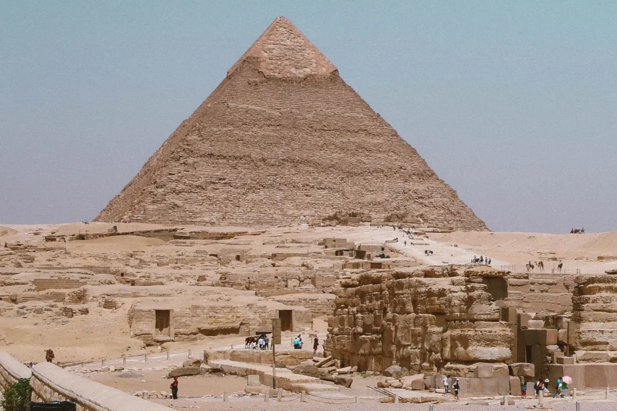 اكتشاف داخل هرم خوفو 