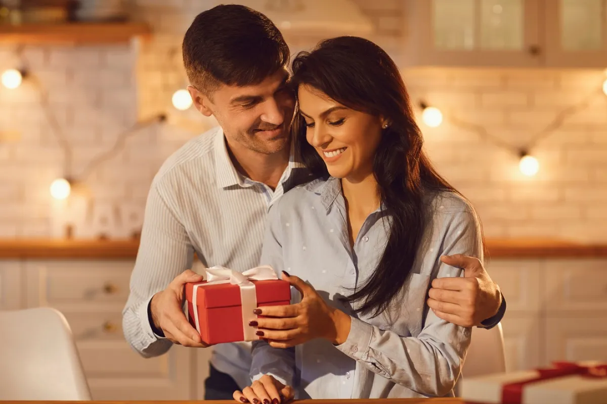 صورة تعبرعن التقدير بين الزوجين