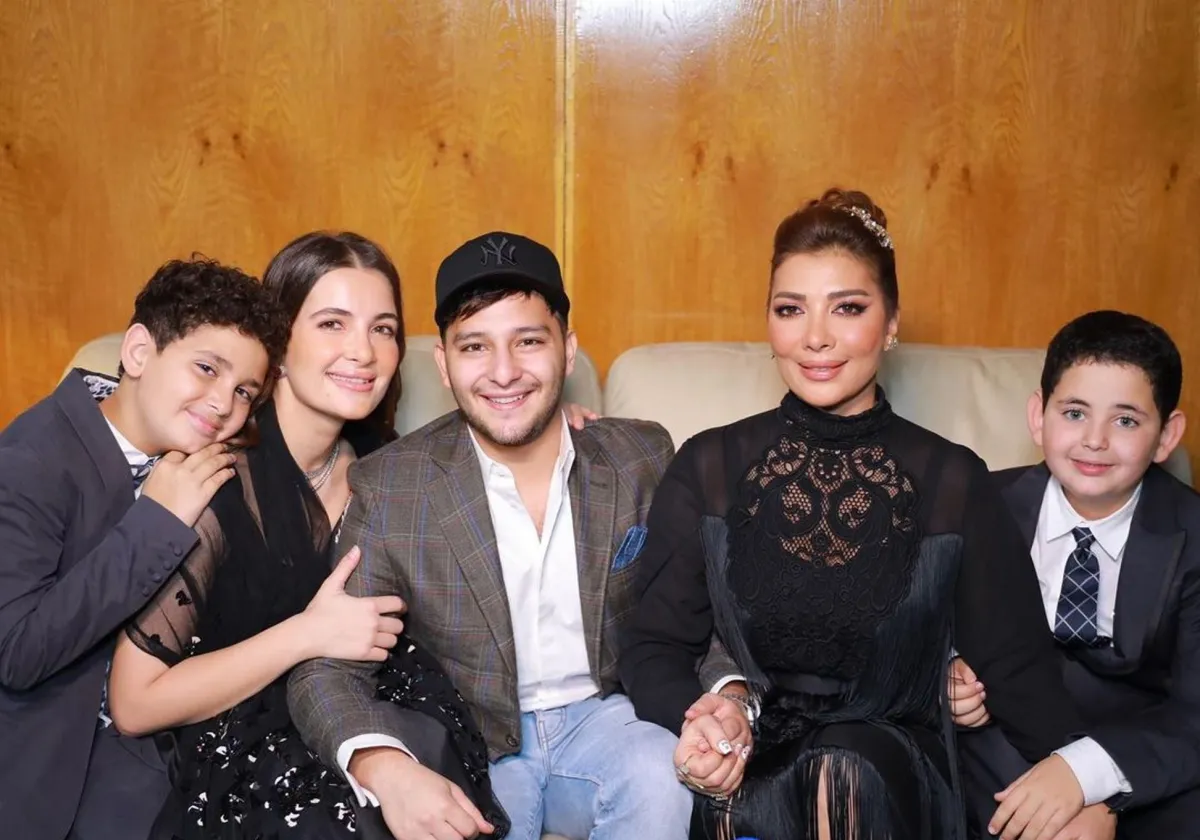 أصالة وأولادها - الصورة من حساب شام الذهبي على انستغرام