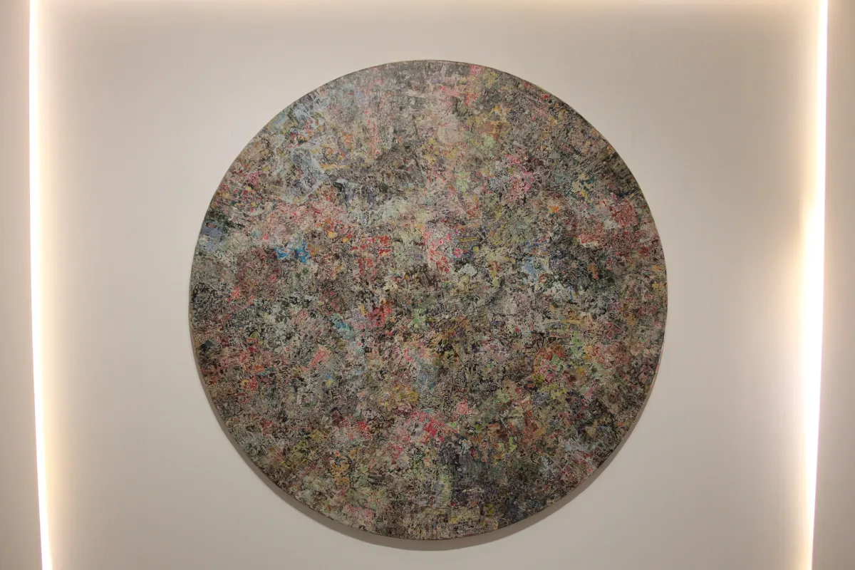 من لوحات الفنان عبد العزيز عاشور في صالة آرت فيجن