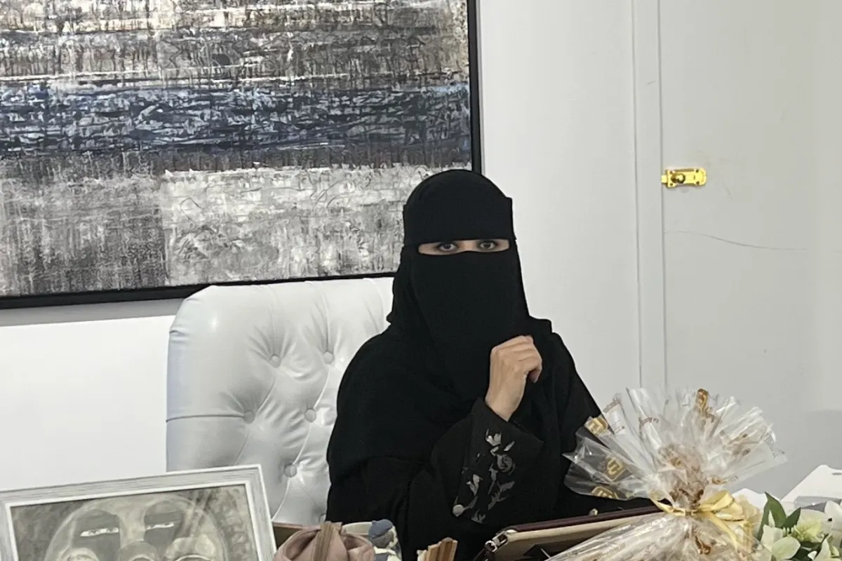 الفنانة التشكيلية السعودية سمر الحريص