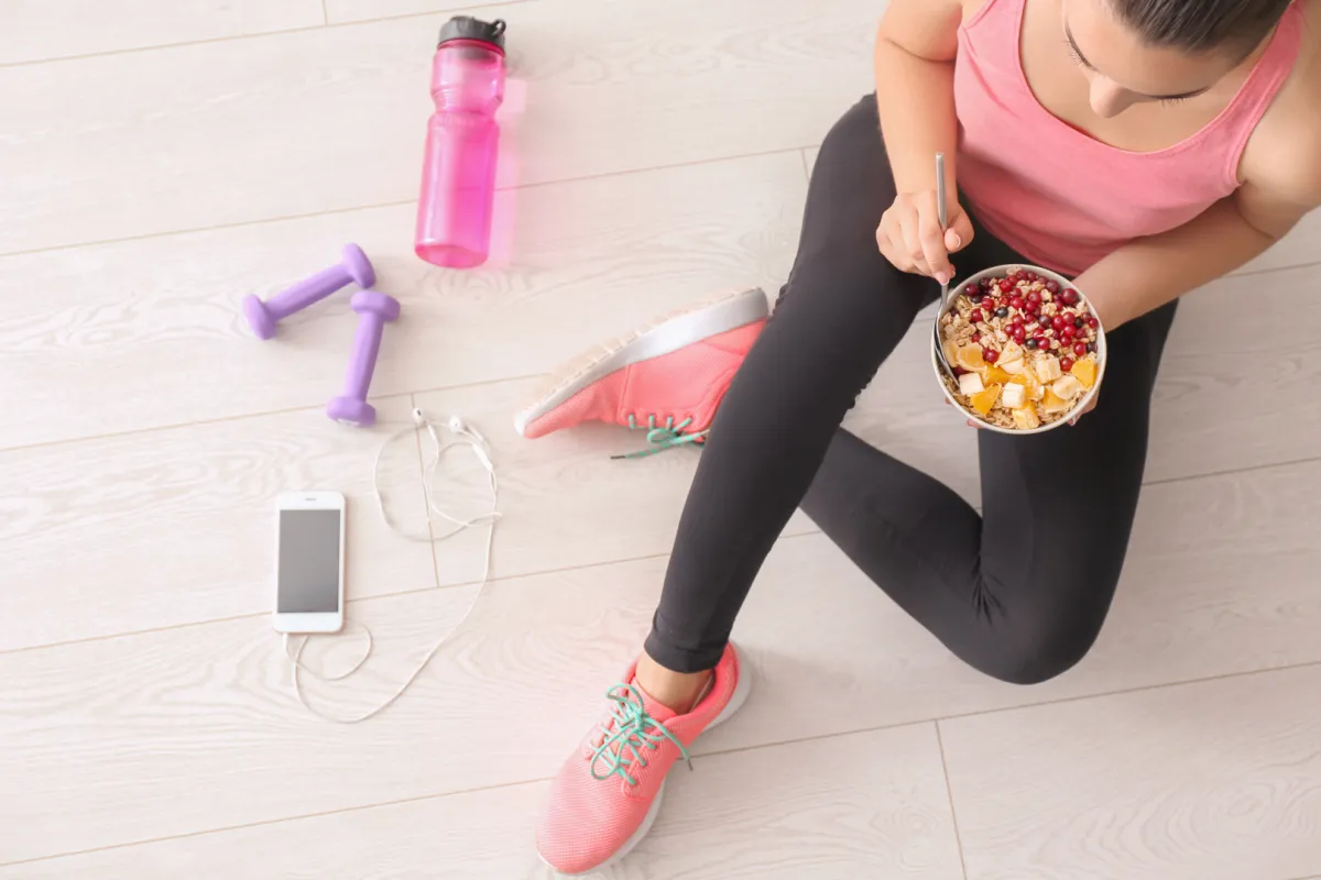 مواعيد الأكل قبل وبعد الجيم (المصدر: stock.adobe)