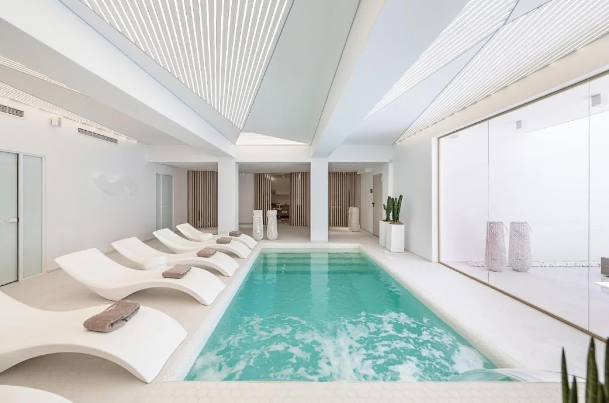 مسبح داخلي في فندق لاجون لايف سبيريت بوتيك