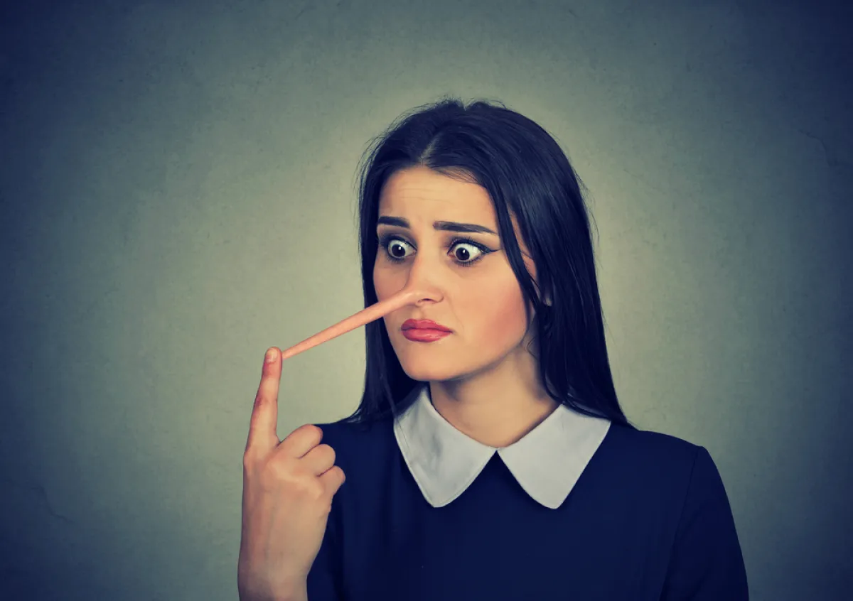 إتيكيت التعامل مع الشخصية الكذابة