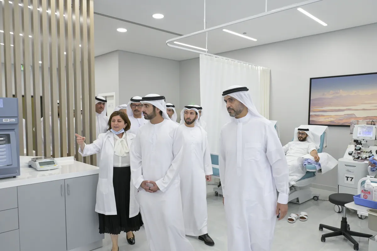 اهتمام خاص بالبحث العلمي. الصورة من "وام"