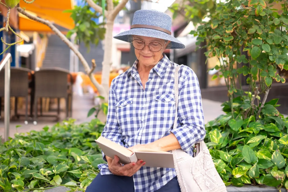قصص نساء حصلن على درجة الدكتوراه بعد عمر الـ80