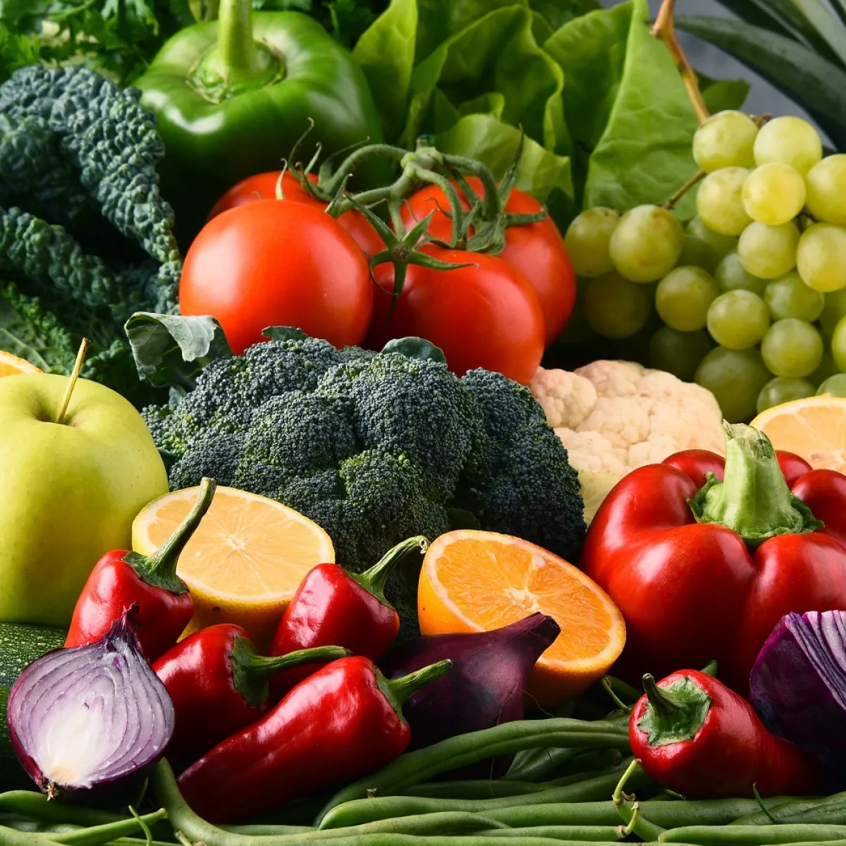 صورة لمجموعة من الأغذية الصحية