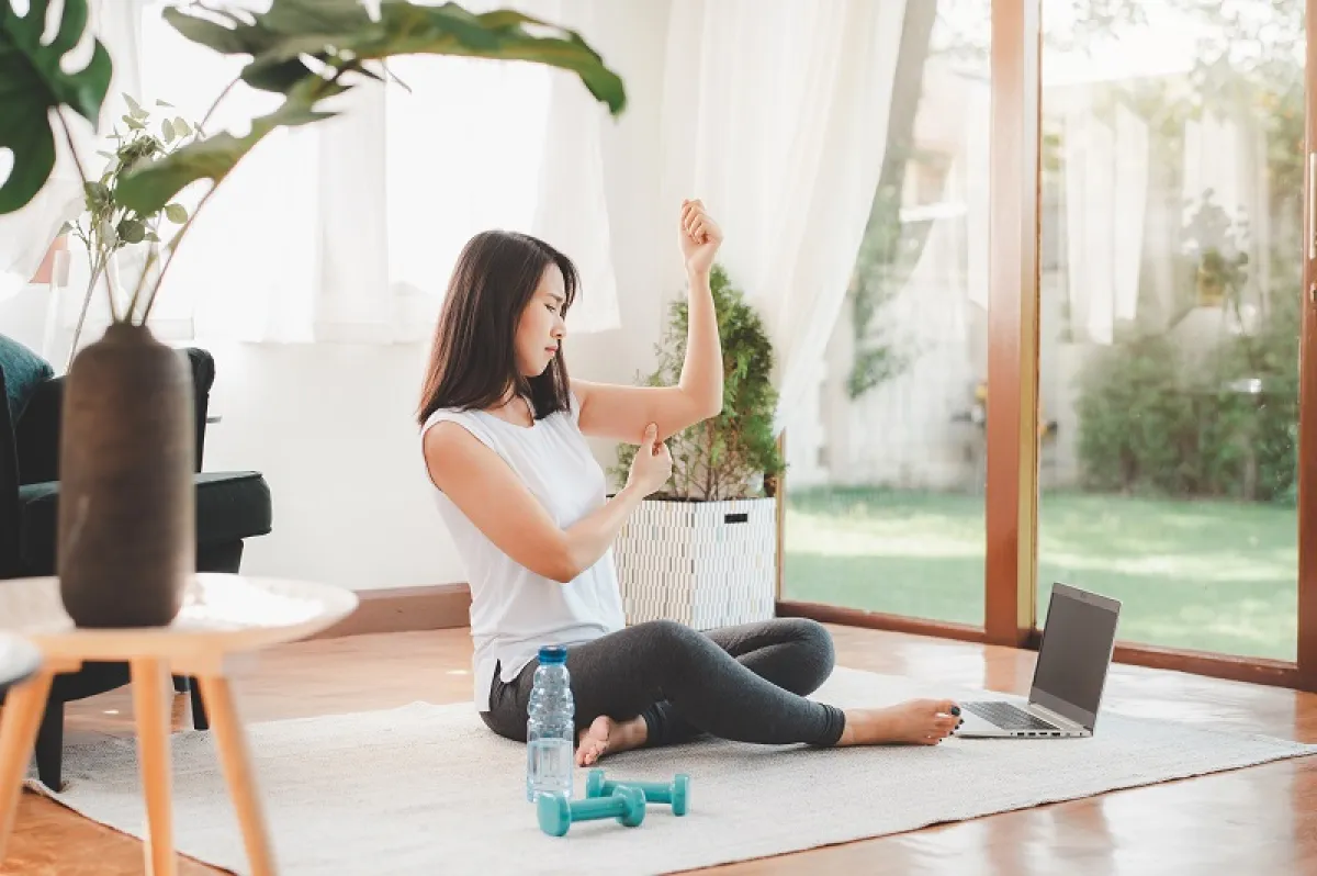 تمارين شد الذراعين(المصدر: stock.adobe)