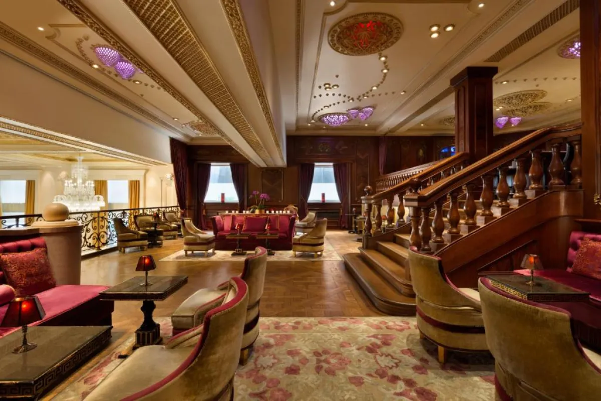 ديكورات فخمة في فندق ذا بلازا