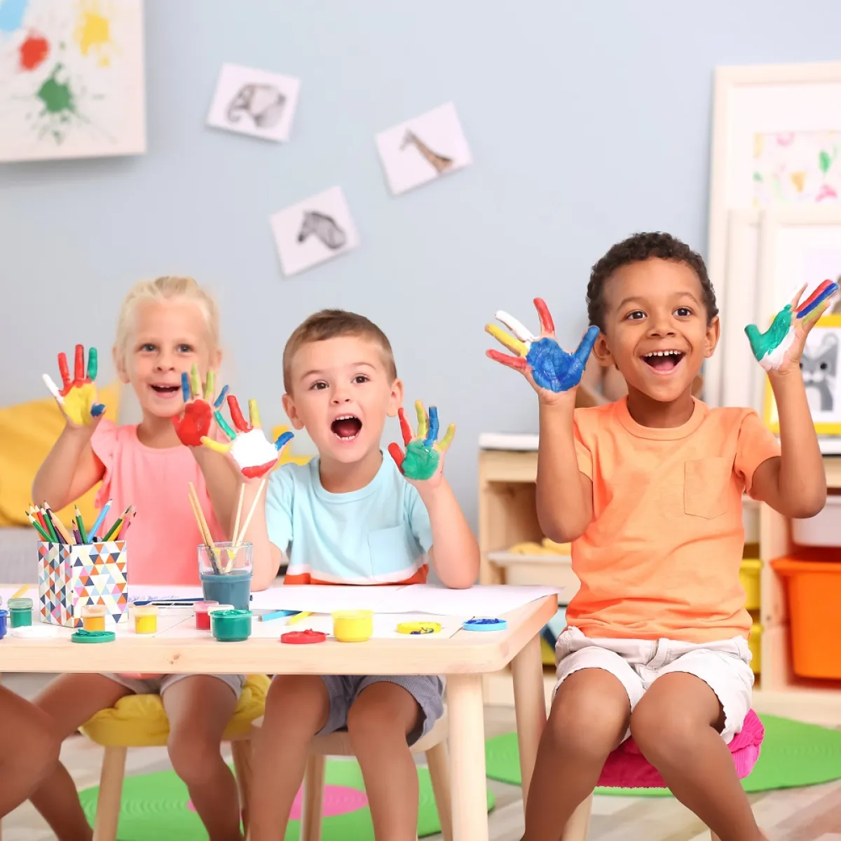 صورة لأطفال بالحضانة