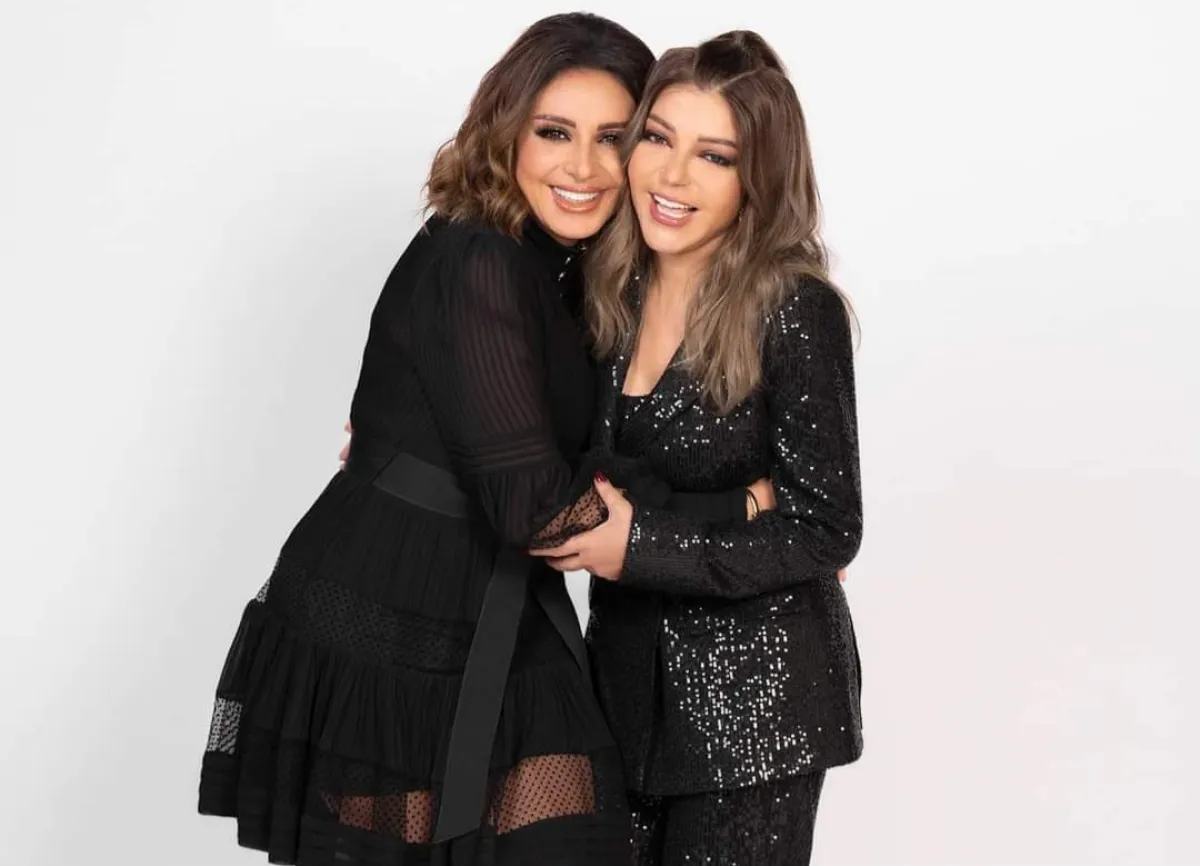 سميرة سعيد وانغام - الصورة من الصفحة الرسمية لأنغام على فيسبوك