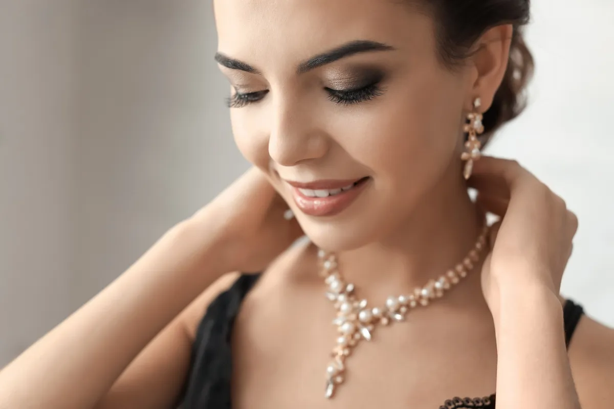 في اليوم العالمي للجوهرة..اكتشفي المزيد عن بداية صناعة المجوهرات منذ عصور ما قبل التاريخ (المصدر: Adobe.Stock)