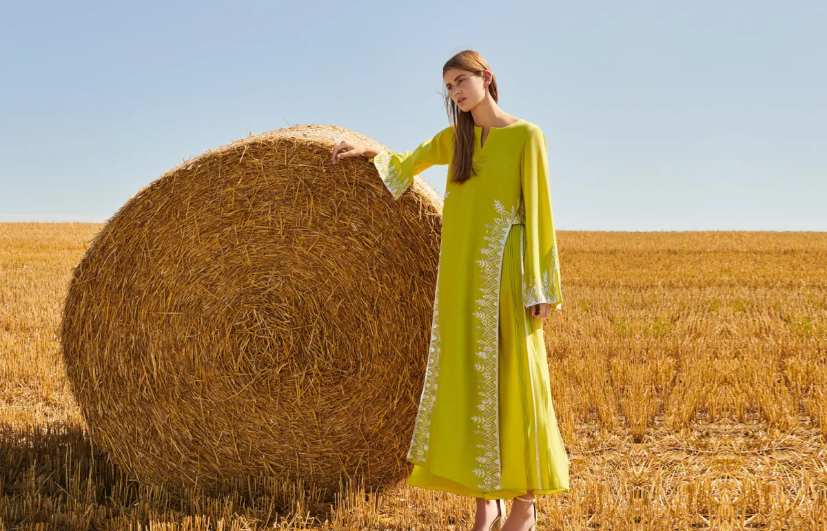 المصممة نور البحراني: الموضة فن جميل يُنظر إليه من نواحٍ كثيرة