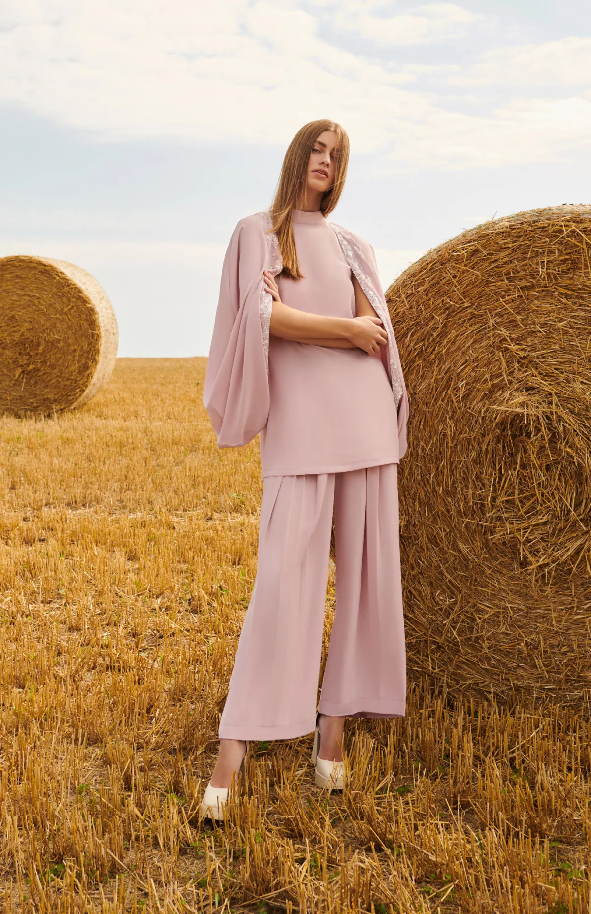 أزياء من تصميم المصممة نور البحراني