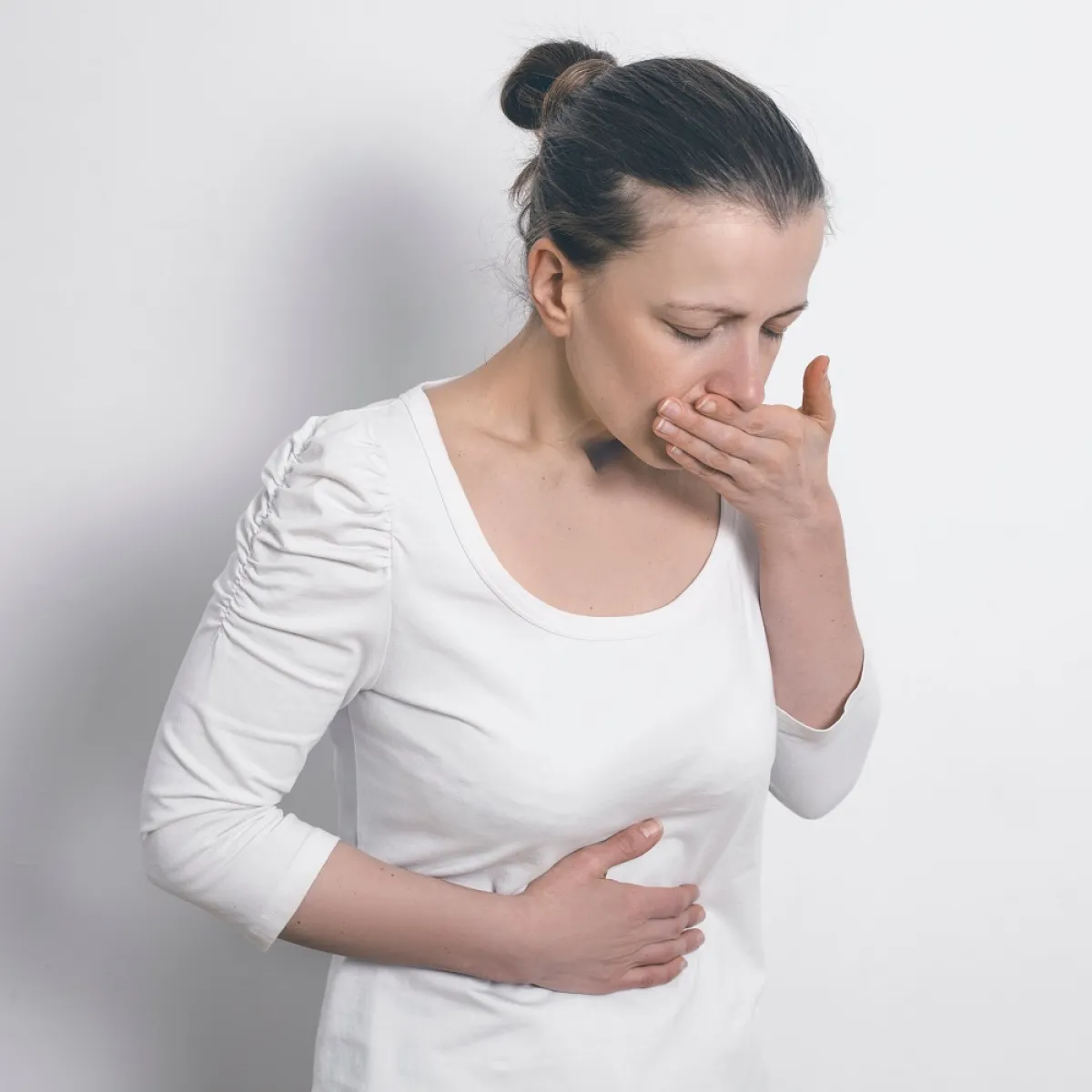 صورة لحامل تشعر بالقيء