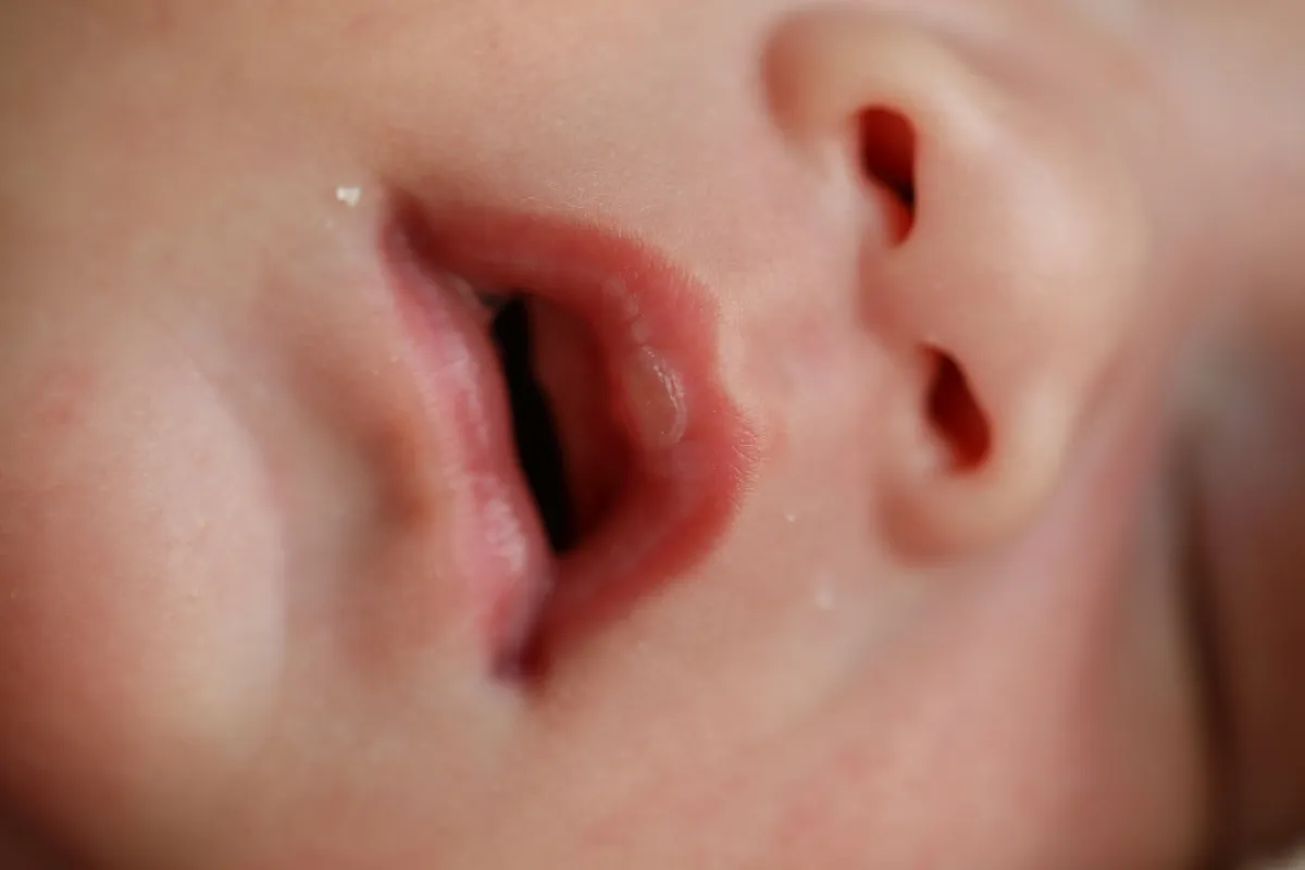 صورة لطفل رضيع نائم