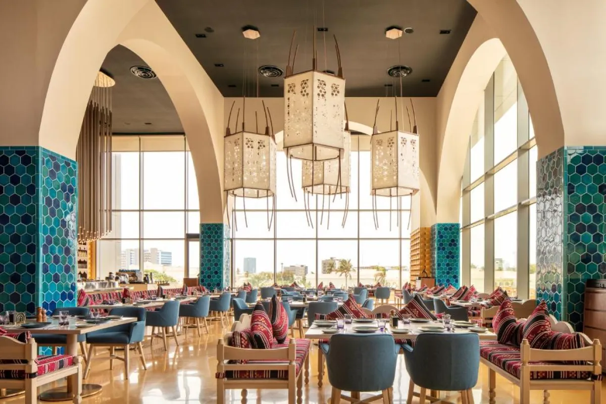 لقطة لأحد المطاعم في فندق شيرفان سيتي يارد جدة
