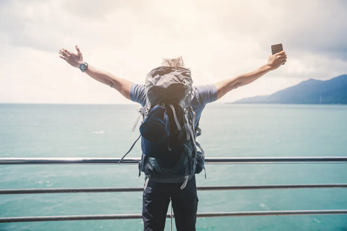 حزم كافة الاحتياجات والضروريات الخاصة بالرحلة السياحية